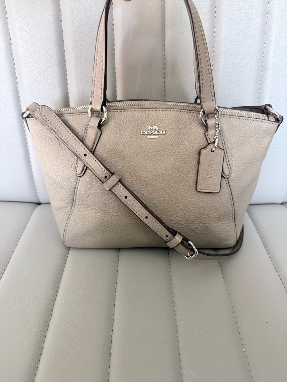 Coach NWOT Mini Kelsey Satchel Pebbled Leather in Taupe Crossbody